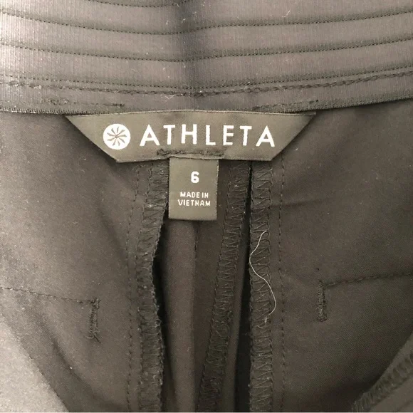 Athleta Tribeca Crop Pant Like New - Picture 7 of 8